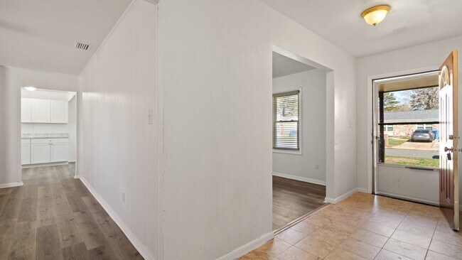 Building Photo - 3201 Bruno Dr