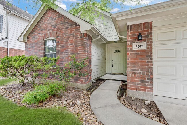 Building Photo - Charming one-story home in Atascocita Park