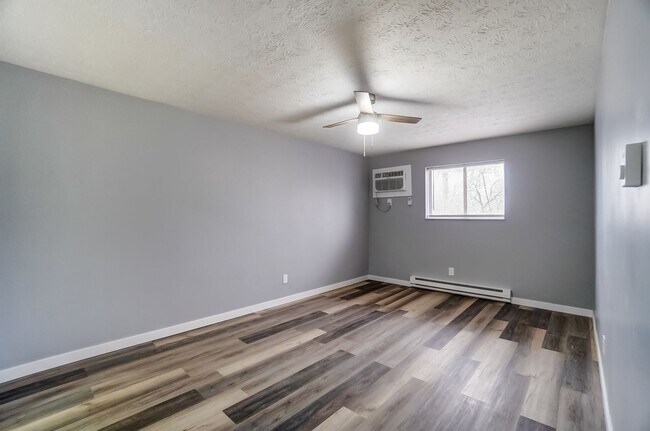 Interior Photo - Cascade Ridge