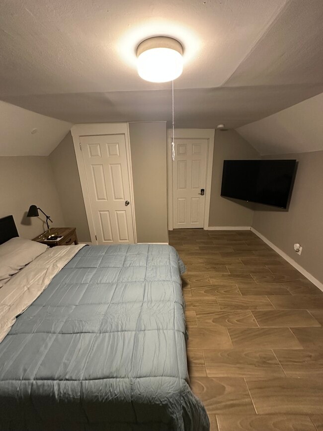 Building Photo - 66 Maplewood Ave