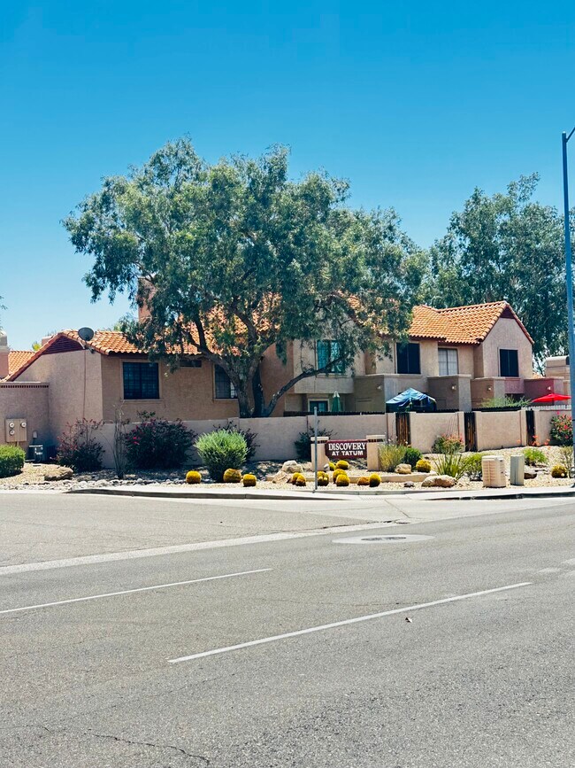 Building Photo - 4901 E Kelton Ln