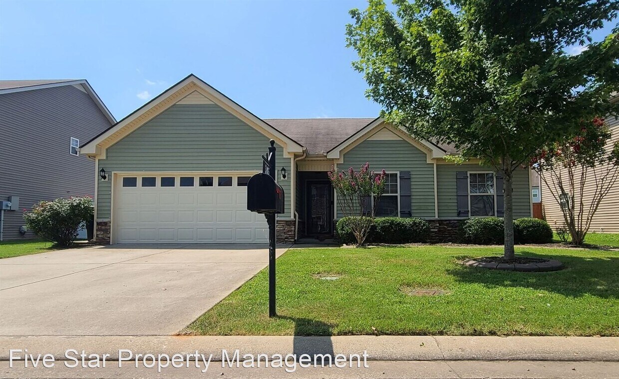 Foto principal - 3 br, 2 bath House - 3415 Tourmaline Dr