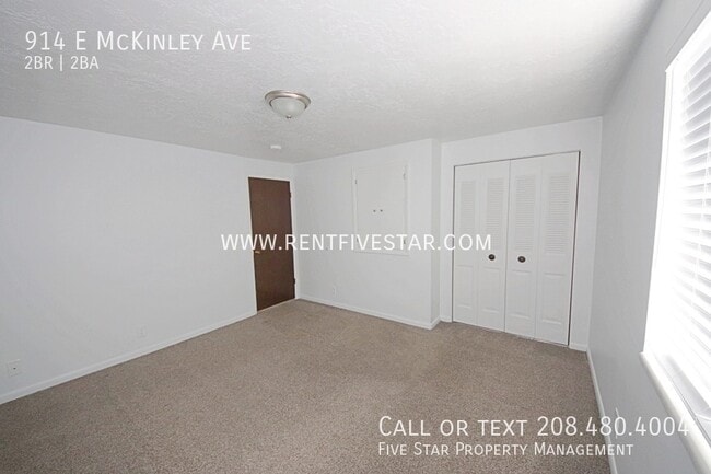 Building Photo - 914 E McKinley Ave-
