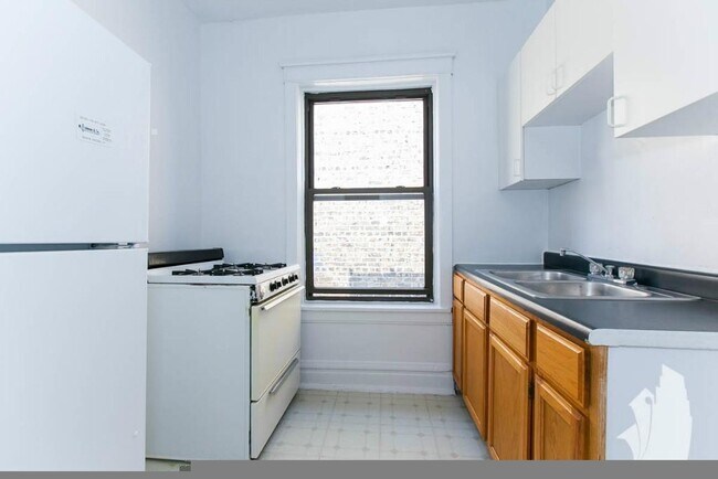 Foto del edificio - 2516 N Kedzie Blvd