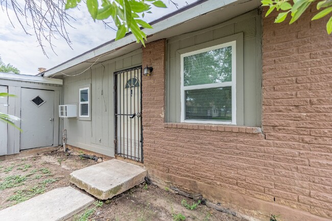 Building Photo - 7115 Glen Terrace