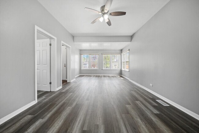 Foto del edificio - 13916 Lincoln Ave