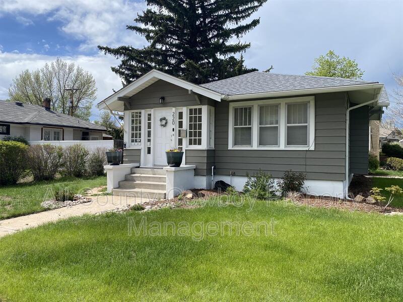 Primary Photo - 220 E 29th St