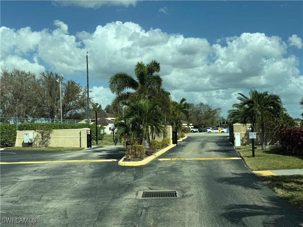 Primary Photo - 5323 Summerlin Rd