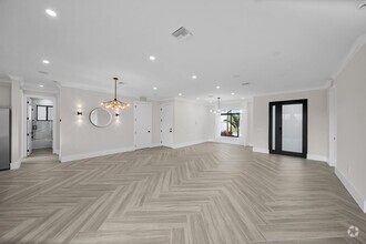 Building Photo - 1142 NE 37th St