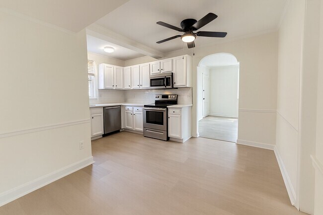 Foto del edificio - 658 Childs Ave