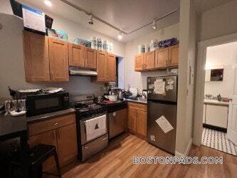 Foto del edificio - 833 Beacon St