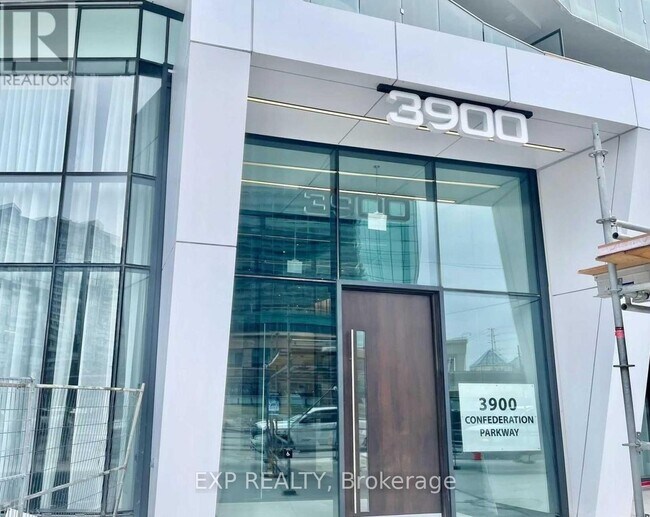 Photo du bâtiment - 3900-3900 Confederation Pkwy