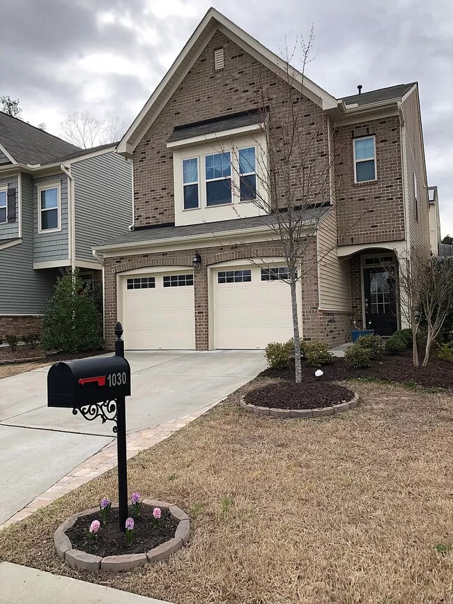 Front - 1030 Spacious Skies Ln