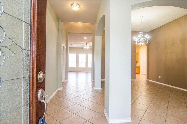 Building Photo - 8847 Distant Woods Dr