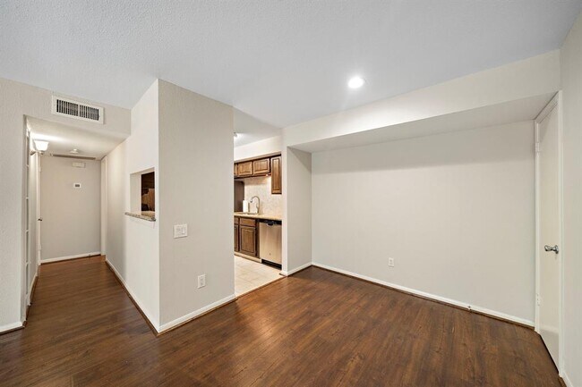 Foto del edificio - 1860 White Oak Dr