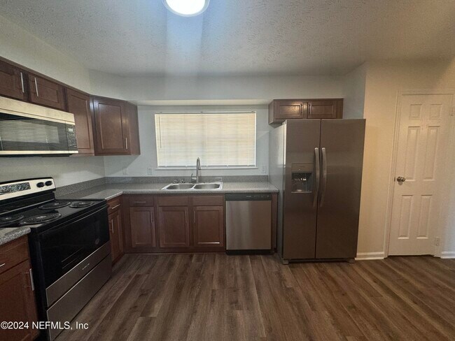 Foto del edificio - 5292 Julington Creek Rd
