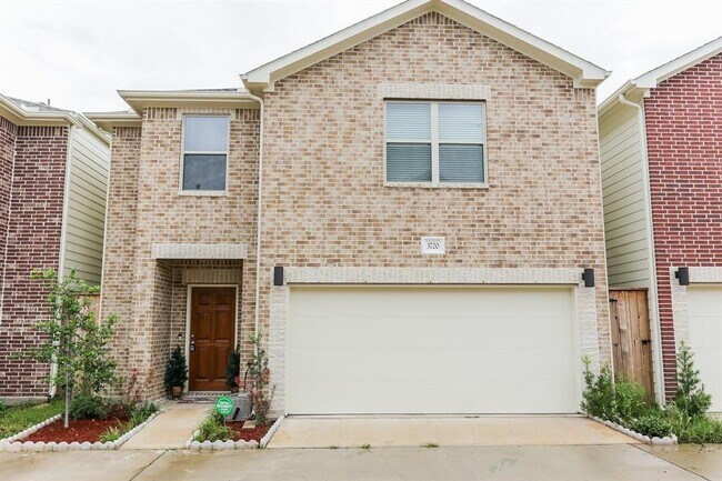 Building Photo - 3720 Main Poplar Dr