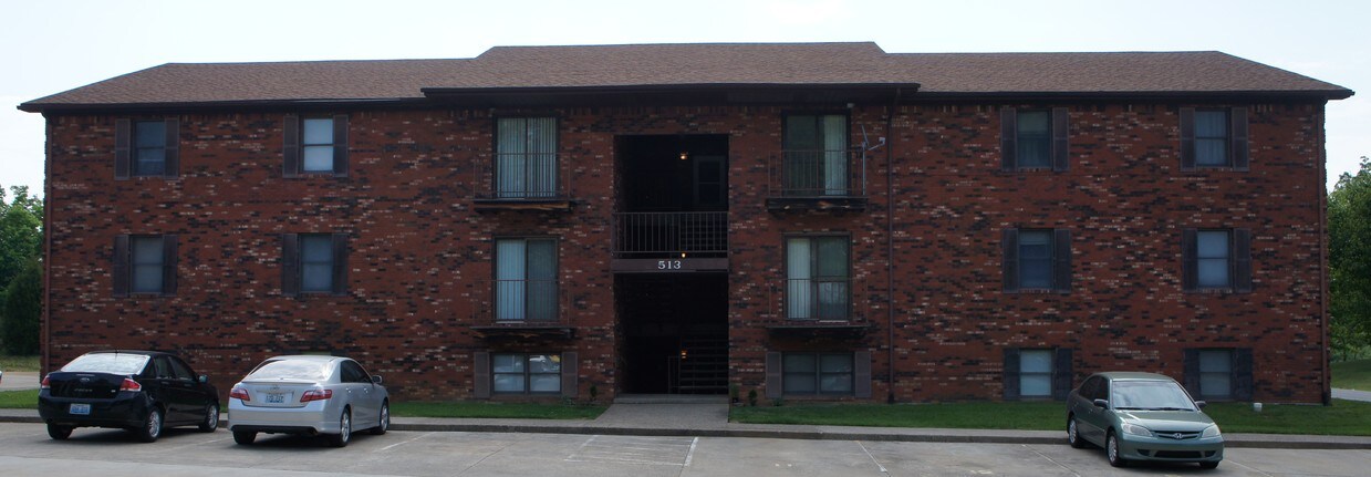 Front of Building - 513 Navaho Dr