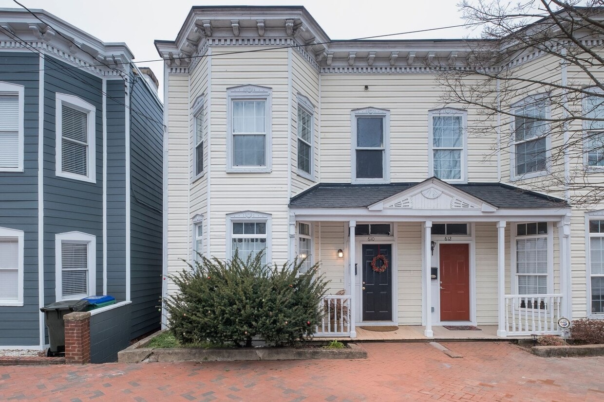 2 BR/ 2 BA Historic Church Hill Home. Available February 10th! - 2 BR/ 2 BA Historic Church Hill Home. Available February 10th!