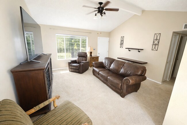 Foto del edificio - 6441 E Butte St