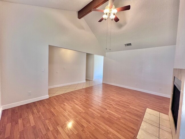Building Photo - Updated 4-Bedroom, 2-Bath Home for Rent in...