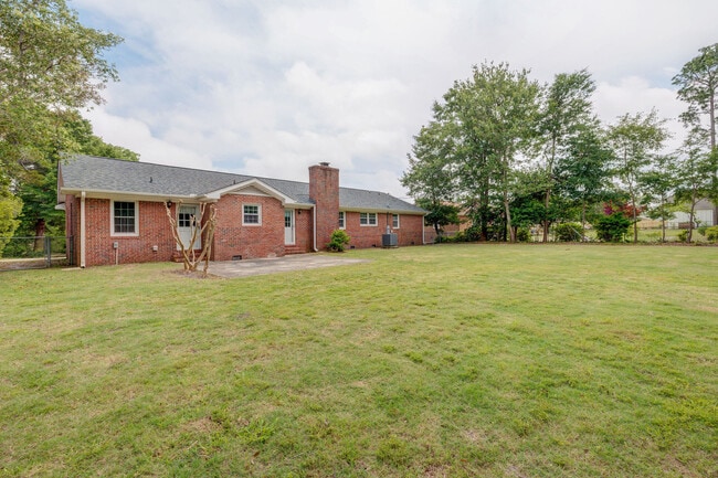 Photo - 617 Windemere Rd House