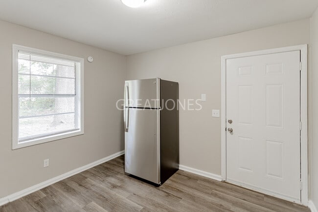 Building Photo - 2332 Watkins Dr