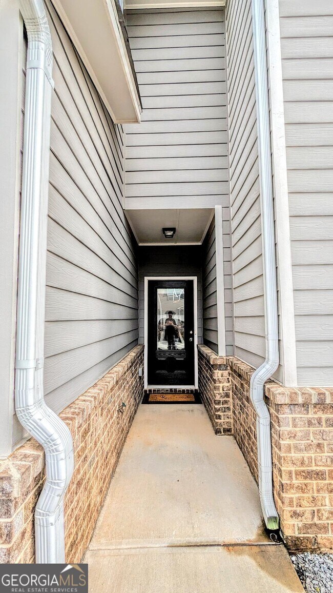 Building Photo - 3668 Acorn Dr