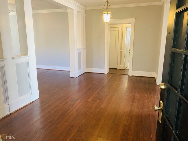 Building Photo - 754 Juniper St NE