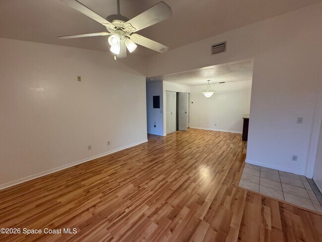 Foto del edificio - 1790 Rocky Wood Cir