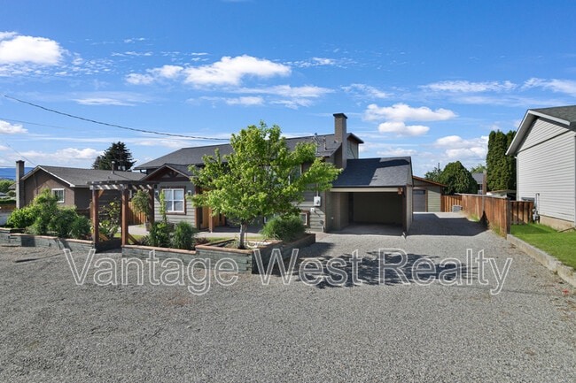 Building Photo - 600-600 Hollydell Rd