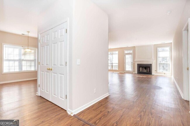 Foto del edificio - 109 Weatherstone Dr