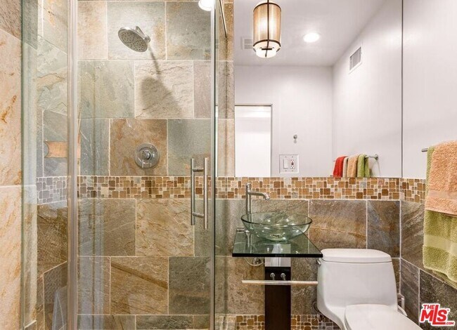 Foto del edificio - 3116 Johnston St