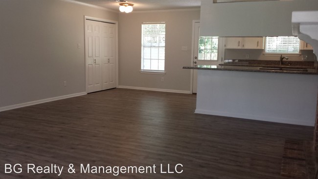 Building Photo - 419 Breton Dr