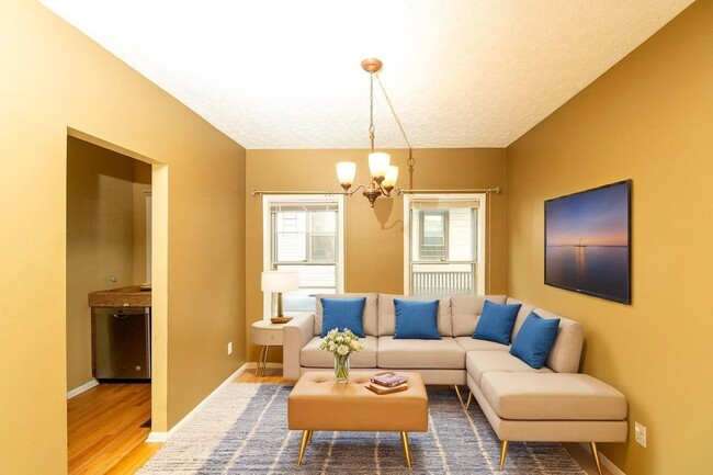 Building Photo - 461 Averill Ave