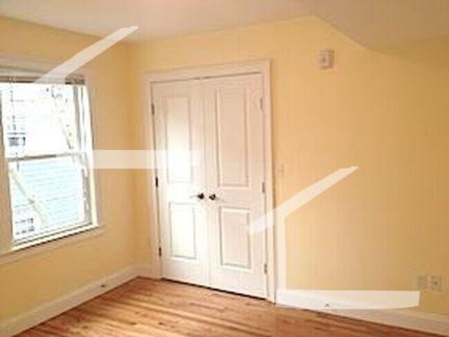 Foto del edificio - Nice 4 bed in Oak Square