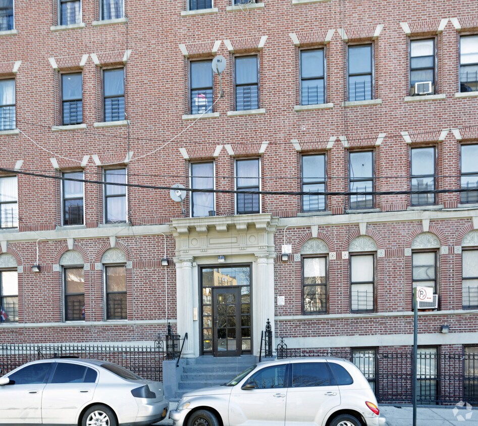 Building Photo - 301 E 193rd