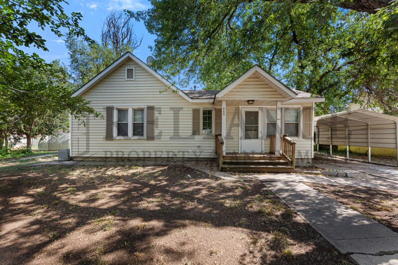 Primary Photo - 405 E 4th St