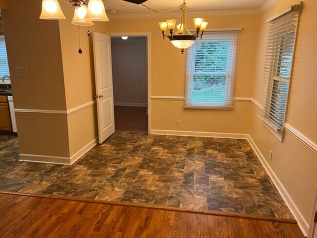 Foto del edificio - Maryville 37803 - Upstairs only - 4 beds &...
