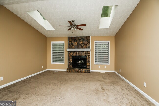 Foto del edificio - 5561 Deerfield Pl