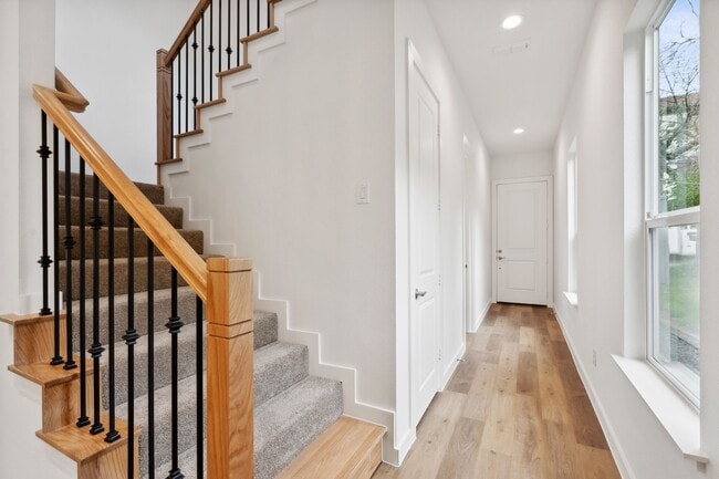 Building Photo - 237 Athenia Dr