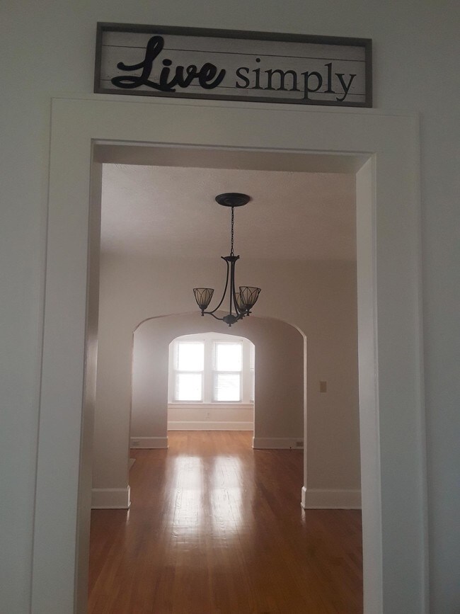 326 E 6th St Unit 1 Erie Pa 16507 Apartment For Rent In Erie