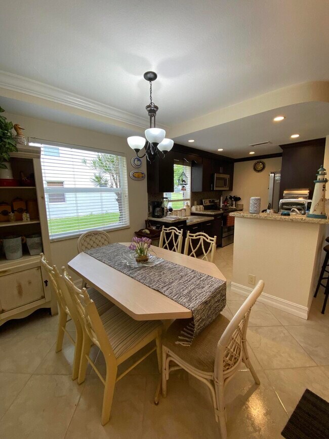 Foto del edificio - 148 Normandy Ln