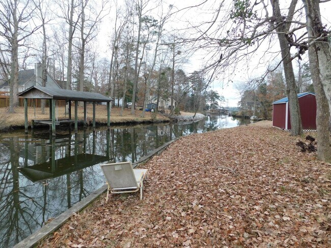 Building Photo - 240 Dogwood Dr