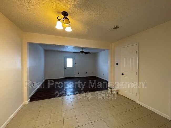 Foto del edificio - 14619 Forest Grove Ave