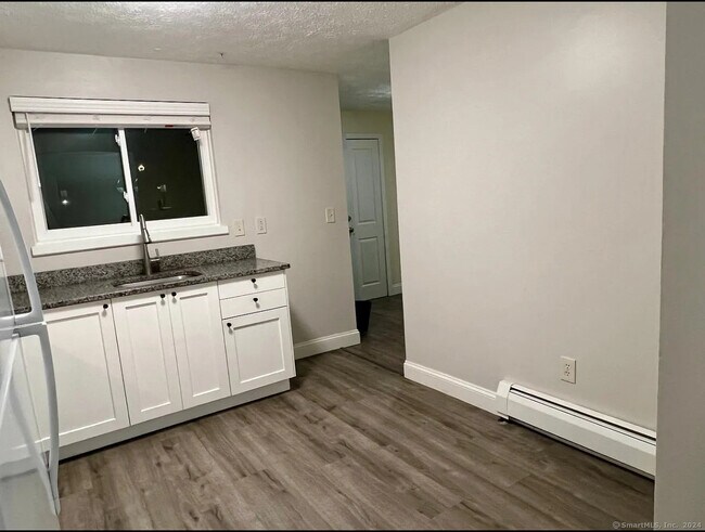 Building Photo - 26 Amato Dr