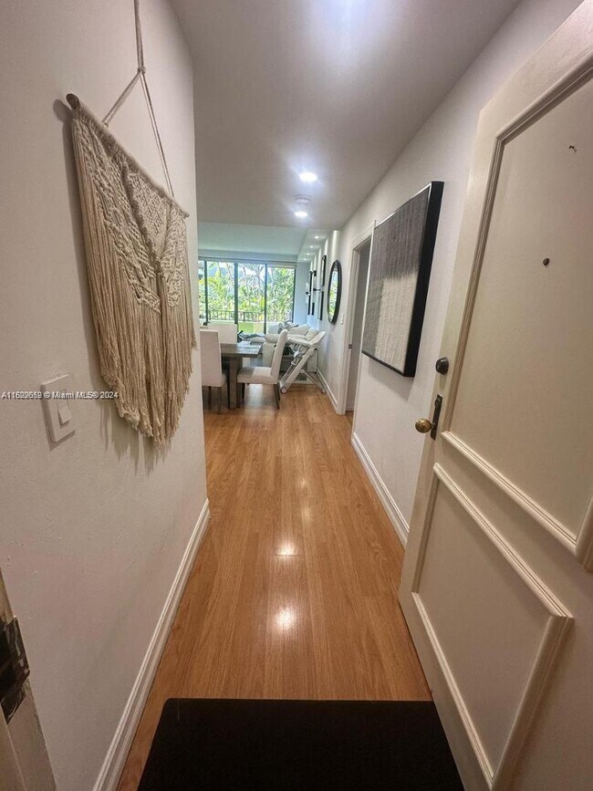 Building Photo - 151 Crandon Blvd