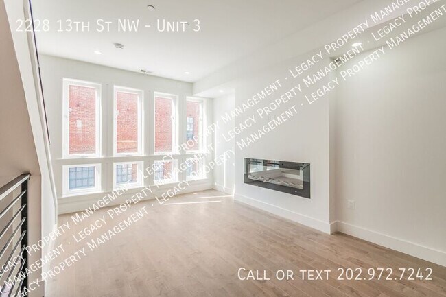 Foto del edificio - 2228 13th St NW