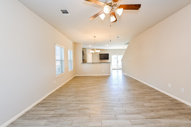 Foto del edificio - Spacious 5-Bedroom Home in Spring, TX