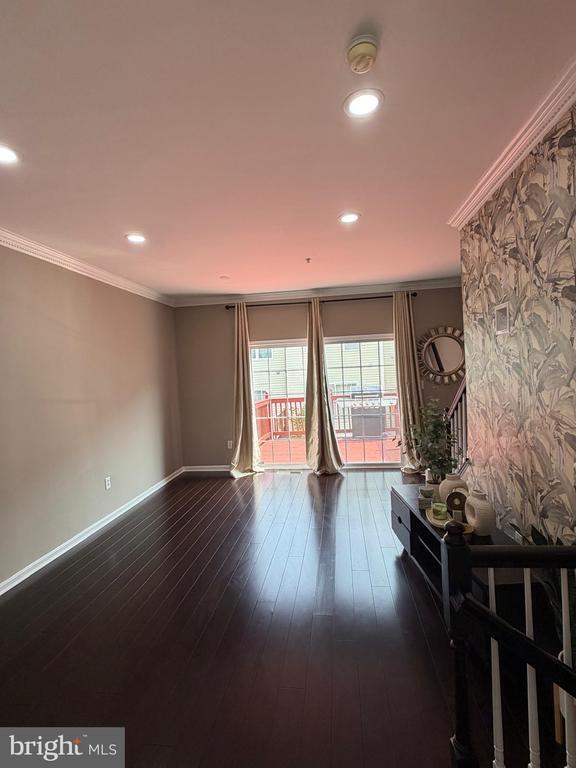 Foto del edificio - 8307 Green Grass Rd